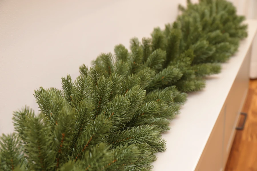 Girlanda PE 200 cm - Świerk Naturalny Modern 100% PE - zdjęcie na półce
